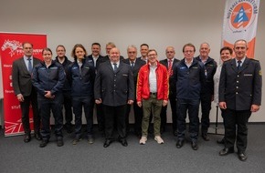 Feuerwehr Stuttgart: FW Stuttgart: Ehrung für den Einsatz beim Unwetter 2024 - Bevölkerungsschutz-Ehrenmedaille des Landes Baden-Württemberg verliehen