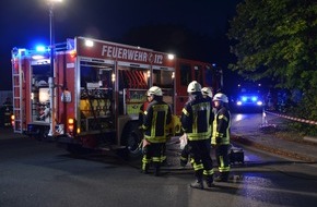 Polizeiinspektion Stade: POL-STD: BMW prallt in Hauswand in Mulsum - 25-jähriger Beifahrer tödlich und 27-jähriger Fahrer schwer verletzt