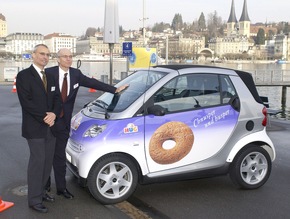 Franz Steinegger und Miss Schweiz 2000 gaben in Luzern den Startschuss zur HUG CHARITY-TOUR durch die ganze Schweiz.