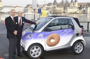 HUG AG: Franz Steinegger und Miss Schweiz 2000 gaben in Luzern den Startschuss zur HUG CHARITY-TOUR durch die ganze Schweiz.