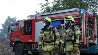 Freiwillige Feuerwehr Celle: FW Celle: Bundeswehr-Feuerwehr und Feuerwehr Celle üben gemeinsam