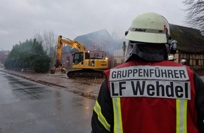 Freiwillige Feuerwehr Gemeinde Schiffdorf: FFW Schiffdorf: Ruhige Silvesternacht - Großfeuer am Morgen