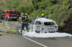 Freiwillige Feuerwehr Finnentrop: FW Finnentrop: PKW-Brand in Rönkhausen