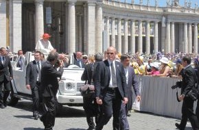 Kabel Eins: Weltmacht Vatikan: "Abenteuer Leben" blickt exklusiv hinter die Mauern des Kirchenstaats (mit Bild)