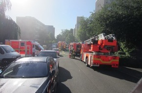 Feuerwehr Mülheim an der Ruhr: FW-MH: Ausgedehnter Wohnungsbrand - Keine Verletzten