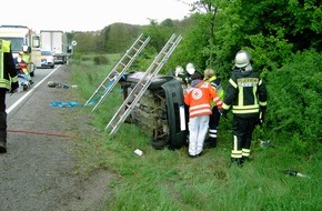 Polizeipräsidium Westpfalz: POL-PPWP: In die Böschung geschleudert und schwer verletzt