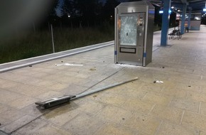 Bundespolizeidirektion Berlin: BPOLD-B: Jugendgruppe zerstört Snackautomaten am Bahnhof