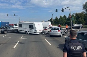 Polizei Düren: POL-DN: Unfall auf der B 56