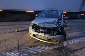 Polizeiinspektion Delmenhorst / Oldenburg - Land / Wesermarsch: POL-DEL: Autobahnpolizei Ahlhorn: Alleinbeteiligter Verkehrsunfall auf der Autobahn 1 im Bereich der Gemeinde Emstek