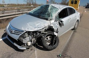 Polizeidirektion Neustadt/Weinstraße: POL-PDNW: Auffahrunfall auf der BAB 6: Fazit: ein leicht verletzter Fahrer und hoher Sachschaden