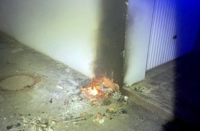 Polizei Mettmann: POL-ME: Müllsack in Brand gesetzt - die Polizei ermittelt - Langenfeld - 2207123