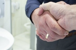 Hagleitner Hygiene International GmbH: WC-Report: Zwei von drei Personen waschen sich die Hände mit Seife