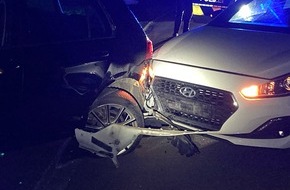 Kreispolizeibehörde Oberbergischer Kreis: POL-GM: Alkoholisiert in geparktes Auto gekracht