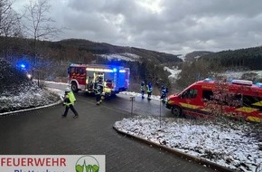 Feuerwehr Plettenberg: FW-PL: Aufmerksamer Autofahrer meldet unklare Rauchentwicklung.
