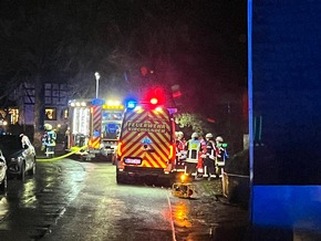 FW-OE: Turbulenter Start in die Weihnachtszeit für die Feuerwehren in Kirchhundem.
