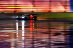 Ford-Werke GmbH: Ford Chip Ganassi Racing verpasst Daytona-Hattrick im Wetter-Roulette des 24-Stunden-Rennens (FOTO)