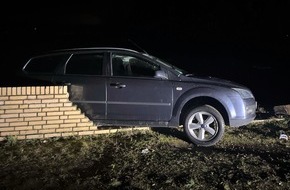 Polizei Düren: POL-DN: Betrunken in Mauer gefahren