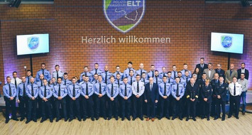 Polizeipräsidium Einsatz, Logistik und Technik: PP-ELT: Polizeipräsident Christoph Semmelrogge begrüßt 43 neue Polizeibeamtinnen und Polizeibeamte