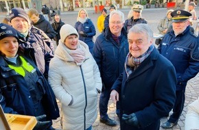 Kreispolizeibehörde Herford: POL-HF: Coffee with a Cop- auf einen Kaffee mit uns- Besuch des Innenministers Herbert Reul