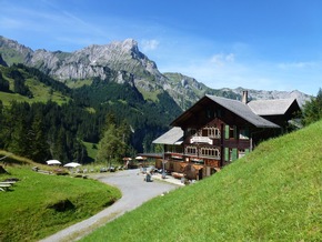 Prix jubilaire ICOMOS pour un établissement familial très particulier: Waldhaus Sils / Prix spéciaux pour l&apos;hôtel Waldrand-Pochtenalp à Kiental et le restaurant Rössli à Balgach