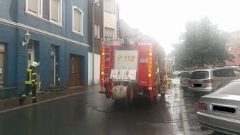 Feuerwehr Dinslaken: FW Dinslaken: Regenmengen sorgen für Feuerwehreinsätze