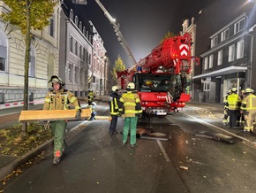 FW-EN: Hagener Straße zum Wochenstart wieder befahrbar - Intensiver Einsatz der Feuerwehr, des THW und der Hilfsorganisationen an der Hagener Str. in Gevelsberg nach 33 Stunden abgeschlossen