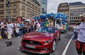 Ford-Werke GmbH: Ford Mustang im Christopher Street Day