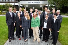 Bertelsmann SE & Co. KGaA: M&A-Juristen von Bertelsmann mit JUVE Award ausgezeichnet (BILD)