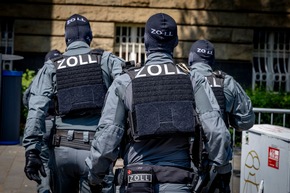 ZOLL-E: "Wir sind der Zoll" im Ruhrgebiet: 3.000 Besucher trotz Rekordhitze / Spannende Einblicke und hei&szlig;e Temperaturen: Ein rundum erfolgreicher Tag