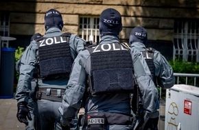 Zollfahndungsamt Essen: ZOLL-E: "Wir sind der Zoll" im Ruhrgebiet: 3.000 Besucher trotz Rekordhitze / Spannende Einblicke und hei&szlig;e Temperaturen: Ein rundum erfolgreicher Tag