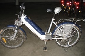Polizeidirektion Göttingen: POL-GOE: (603/2010) Elektromofa im Gebüsch gefunden - Eigentümer gesucht