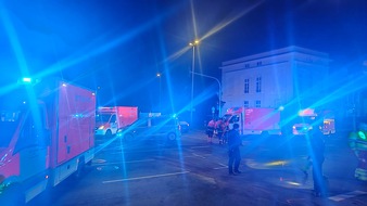 Feuerwehr Kleve: FW-KLE: Verkehrsunfall mit neun betroffenen Personen
