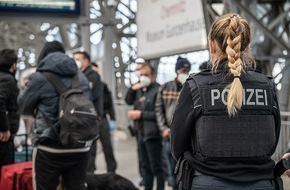 Bundespolizeidirektion München: Bundespolizeidirektion München: Reiselustige Asylbewerber/ Bundespolizei bringt zwei Männer in Abschiebehaftanstalt
