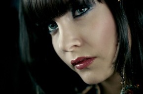 ProSieben: "Lotta in Love"-Alex (Janin Reinhardt) zu Gast bei "Verliebt in Berlin" in Sat.1 am 21., 23. und 24. März 2006 um 19.15 Uhr