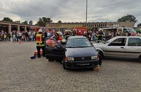 Feuerwehr Herford: FW-HF: Aktionstag der Feuerwehr Herford: Ein Erlebnis für Groß und Klein!