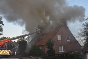POL-STD: Feuer im Dachgeschoß eines Kutenholzer Einfamilienhauses ausgebrochen - Haus derzeit unbewohnbar