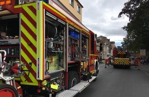 Feuerwehr Gelsenkirchen: FW-GE: Küchenbrand in Gelsenkirchen-Ückendorf fordert zwei verletzte Personen