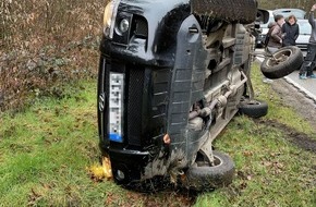Polizeipräsidium Westpfalz: POL-PPWP: Aufs Handy geschaut - Unfall gebaut