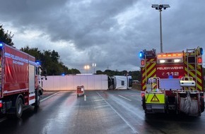 Freiwillige Feuerwehr Bad Honnef: FW Bad Honnef: Umgestürzter LKW auf der A3 bei Bad Honnef sorgt für stundenlange Vollsperrung