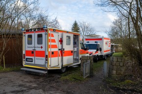 FW-RD: Feuerwehreinsatz am B&uuml;delsdorfer Yacht Club: Katamaran droht zu sinken