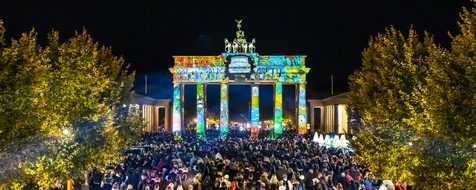 Festival of Lights: Besucherrekord beim 20. Festival of Lights Berlin: Mehr als 3,5 Mio. Menschen feierten 10 Nächte lang friedlich, fröhlich und gemeinsam die Freiheit