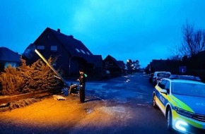 Polizeiinspektion Nienburg / Schaumburg: POL-NI: Nienburg - Zeugenaufruf nach Verkehrsunfallflucht