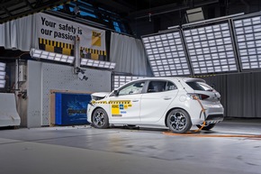 Euro NCAP passt Teststrategie f&uuml;r Fahrzeuge an / Neuer Crashtest bei niedriger Geschwindigkeit und h&ouml;here Anforderungen an Assistenzsysteme