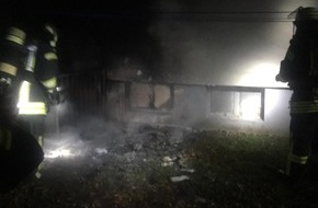 Freiwillige Feuerwehr Lügde: FW Lügde: Mülltonnenbrand am Gebäude