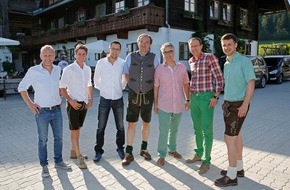 Tourismusverband Ramsau am Dachstein: Klettersteig-Jubiläum und hitzige Diskussion zur Sonnenwende in der Ramsau am Dachstein - BILD
