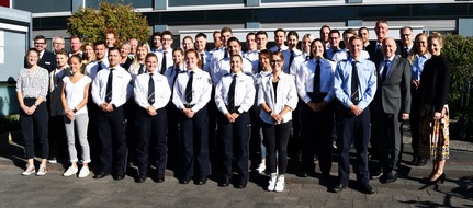 Polizei Paderborn: POL-PB: 34 neue Polizistinnen und Polizisten für die Kreispolizeibehörde Paderborn