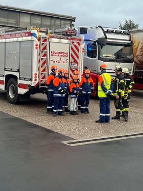 FW Schalksmühle: Löschgruppen Schalksmühle und Dahlerbrück üben für den Ernstfall