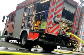 Feuerwehr Essen: FW-E: Gartenlaube brennt vollständig nieder - Keine Verletzten