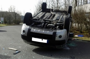 Kreispolizeibeh&ouml;rde Oberbergischer Kreis: POL-GM: Vier Verletzte bei Unfall in Windhagen