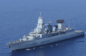 Presse- und Informationszentrum Marine: Fregatte "Hamburg" pünktlich zu Weihnachten wieder zu Hause
